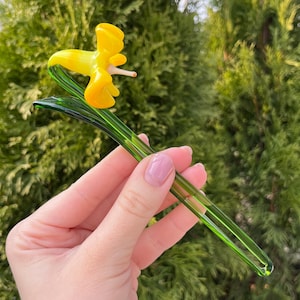 Yellow Glass Bell Flower Figurine – Blown Glass Bell Flower Sculpture – Murano Style Long Stem Flower – Floral Home Decor – Gift for Mom