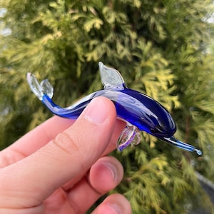 Blue Glass Dolphin Figurine – Blown Glass Dolphin Sculpture – Ocean Animal Decor – Murano Style Dolphin Statue – Gift for Sea Life Lover