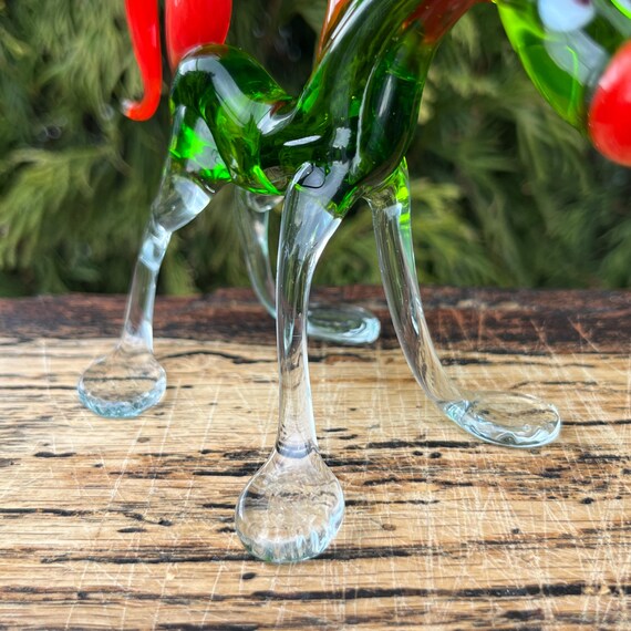 グリーンガラスの馬の置物 - ムラーノスタイルのコレクター向け動物