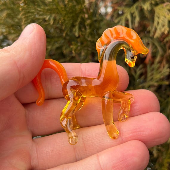 ガラスの馬の置物、ミニハンドメイドの馬の彫刻、アートガラスの動物の 