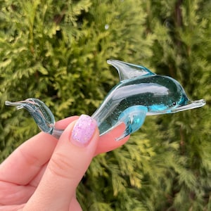 Glass Dolphin Figurine – Sea Animal Sculpture – Murano Style Dolphin – Glass Dolphin Gift Ides – Ocean Lover Decor – Small Glass Collectible