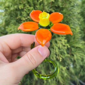 Glass Narcissus Flower Figurine – Orange Blown Glass Flower Gift – Art Glass Narcissus Sculpture – Murano Flower Decoration – Gift for Moms