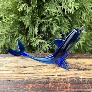 Blue Glass Dolphin Figurine – Handmade Hand Blown Sea Animal Sculpture – Aquarium Decor – Ocean Home Decor – Unique Gift