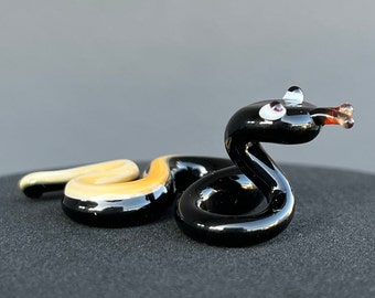 ミニガラスの蛇の置物：ムラーノスタイルの吹きガラス彫刻 - Etsy 日本