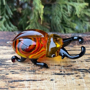 Yellow Glass Bug Figurine – Hand-Blown Murano Style Insect Sculpture – Art Glass Beetle – Collectible Decor – Unique Gift for Bug Lovers