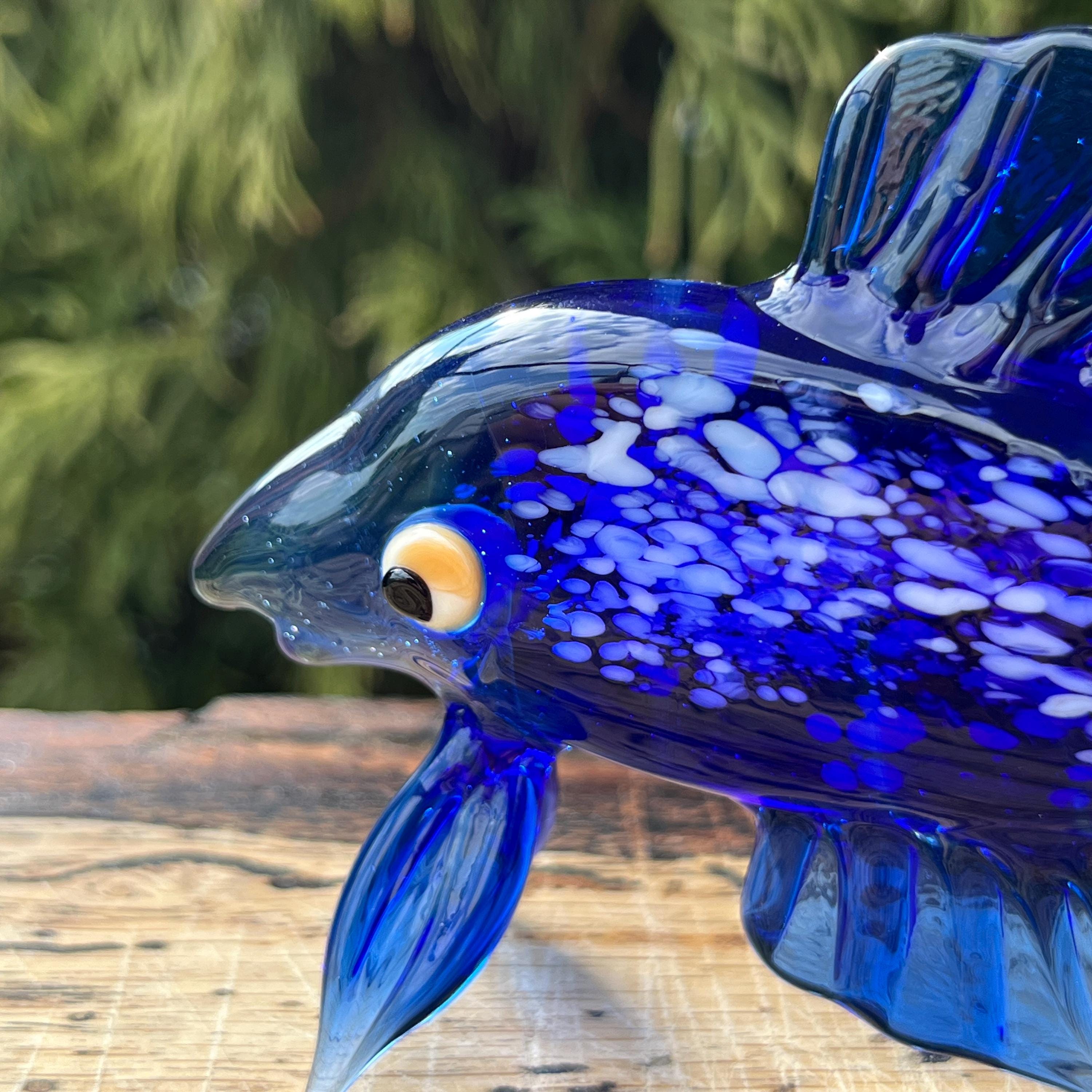 LALIQUE 青色 ガラス 魚の置物 LALIQUE 青色 ガラス 魚の置物 青いガラスの魚の置物、ミニチュア手