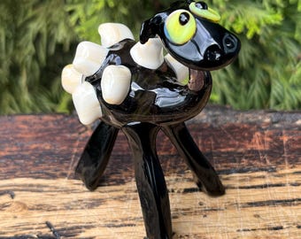 Glass Sheep Figurine – White Blown Glass Sheep Sculpture – Murano Style Animal Collectible – Miniature Art Sheep Gift for Farm Decor