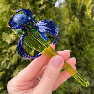 Blue Glass Flower Figurine – Blown Iris Sculpture, Art Glass Flower, Murano Blue Garden Ornament, Glass Flower Statue, Gift for Flower Lover