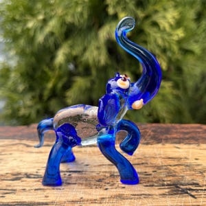 Blue Glass Elephant Figurine – Art Glass Elephant Sculpture – Handmade Elephant Statue – Blown Glass Animal – Elephant Lover Gifts
