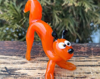 Sculpture animalière décorative en verre orange avec figurine écureuil