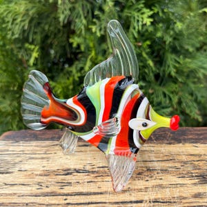 Glass Fish Figurine – Miniature Glass Fish – Blown Murano Style Fish Decoration – Small Aquarium Ornament – Fish Tank Gift for Collectors