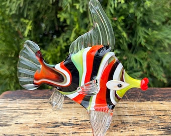 Glass Fish Figurine – Blown Murano Style Aquarium Sculpture – Coastal Home Decor – Handmade Art Glass Fish Gift