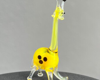 小さなガラスのキリン - コレクター向けの手吹きミニチュア動物の置物