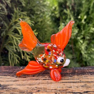 Figura de pez de cristal naranja – Miniatura de animal marino de cristal soplado – Escultura artística de pez de cristal – Regalo de pez estilo Murano – Adorno decorativo oceánico