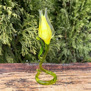 Yellow Glass Tulip Flower | Murano Style Art Glass Floral Figurine | Hand Blown Tulip Sculpture | Garden Decor | Glass Flower Ornament