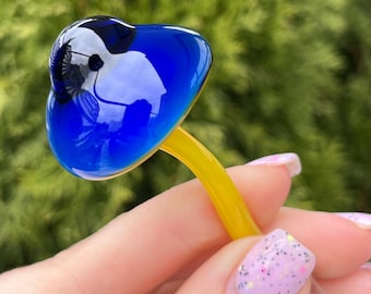 Figura de hongo de vidrio azul – Hongo de vidrio artístico soplado a mano – Decoración de jardín de hadas y plantas de 5.5 pulgadas – Regalo para amantes de los hongos