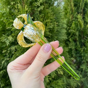 Geblazen glazen irisbloembeeldje – Murano-stijl, elegant decor