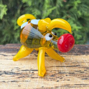 Yellow Glass Pig Figurine – Miniature Art Glass Pig – Blown Murano Style Piggy – Collectible Animal Gift – Tiny Handmade Pig Sculpture