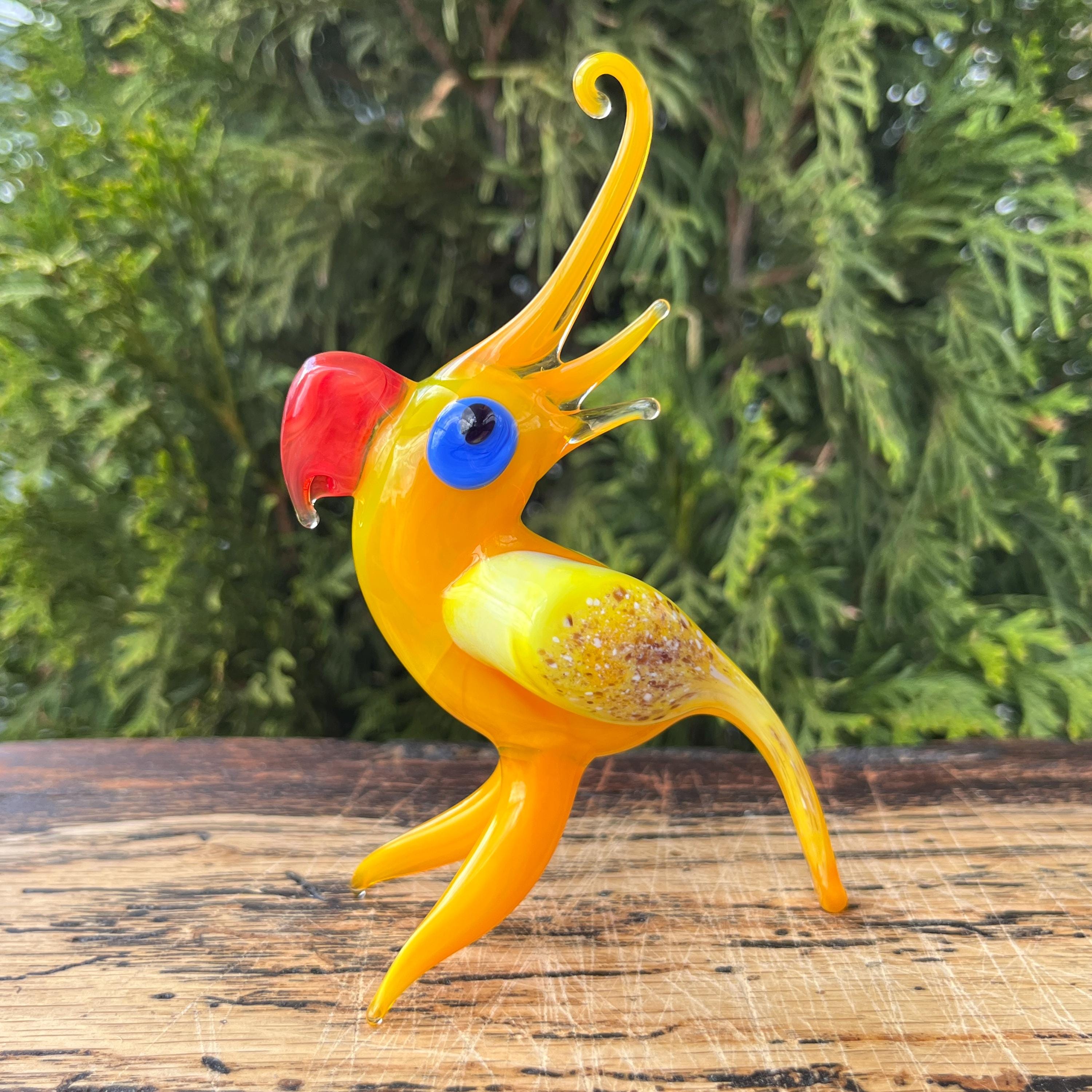 黄色のガラス製オウムの置物 - 手作りのムラーノスタイルの鳥