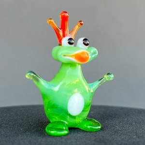 Glass Frog Miniature Sculpture – Tiny Micro Frog Figurine, Blown Glass Frog Statue, Dollhouse Frog Decor, Small Glass Animal Collectible