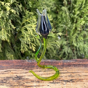 Black Glass Tulip Flower Figurine – Blown Glass Tulip Sculpture, Handmade Murano Style Art, Elegant Home Decor, Tulip Gift for Mom & Sister