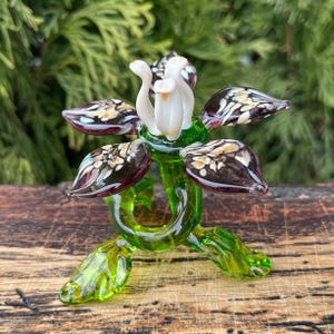 Purple Glass Flower Figurine – Handmade Art Glass Flower – Glass Flower Gift for Mom – Decorative Purple Flower – Flower Gift for Women