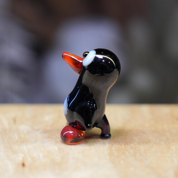 小さなガラスのペンギンの置物 - ミニ吹きガラスペンギン彫刻 - ドール 