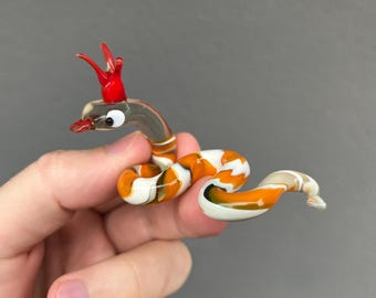 オレンジ色のガラスのコブラの彫刻：吹きガラスの蛇の置物 - Etsy 日本