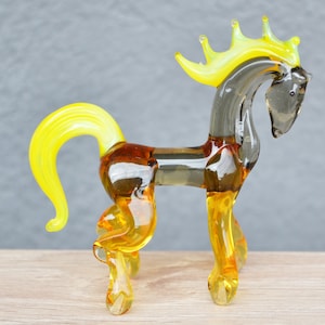 Yellow Glass Horse Figurine – Blown Miniature Horse Statue – Murano Style Art Horse – Small Desk Decor – Tiny Animal Gift for Collectors
