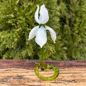 White Glass Iris Flower Figurine | Hand Blown Glass Iris Sculpture | Murano Glass Flower Ornament | Garden Decor | Floral Glass Decoration
