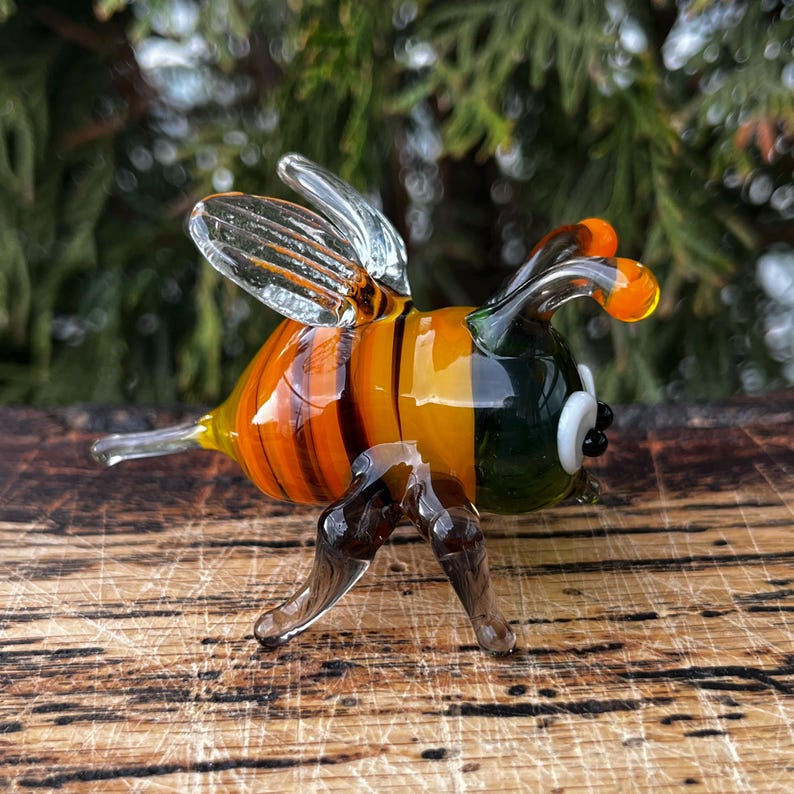 Figura de abeja de cristal – Escultura de abeja soplada a mano – Mini insecto de cristal – Lindo regalo de decoración de la naturaleza imagen 2