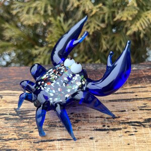 Blue Glass Crab Figurine – Hand Blown Murano Style Crab Sculpture – Ocean Decor – Crab Lover Gift image 3