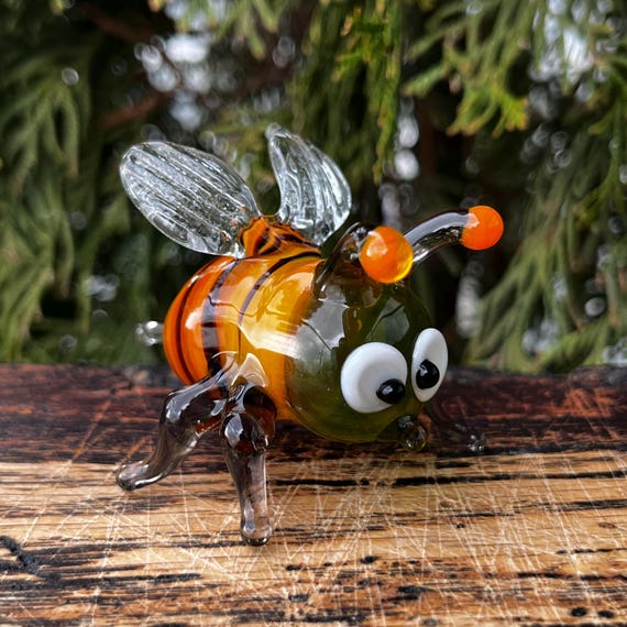 Glass Bee Figurine – Hand Blown Honeybee Sculpture – Mini Glass Insect – Cute Nature Decor Gift