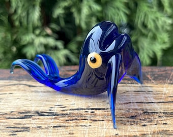 ブルーアートガラスのクジラの置物 - Etsy 日本