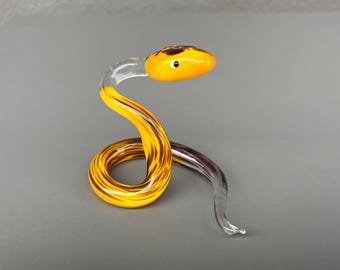 オレンジ色のガラスのコブラの彫刻：吹きガラスの蛇の置物 - Etsy 日本