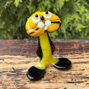 Handcrafted Glass Cat Figurine – Unique Miniature Cat Sculpture – Blown Glass Animal Ornament – Collectible Murano Style Cat Gift