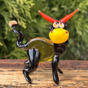 Glass Cow Figurine – Hand-Blown Collectible Black Cow Sculpture – Colorful Miniature Cow Statue – Art Glass Cow Gift – Farm Animal Décor