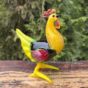Glass Rooster Figurine – Chinese New Year Gift – Blown Glass Hen – Collectible Chicken Sculpture – Handmade Animal Art for Kids & Adults