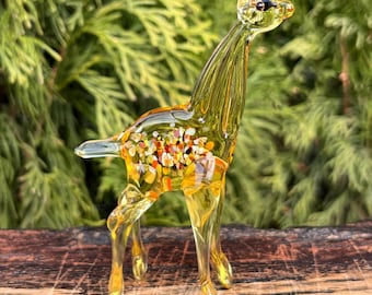 小さなガラスのキリン - コレクター向けの手吹きミニチュア動物の置物
