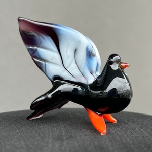 Purple Glass Dove Figurine – Blown Art Glass Bird Sculpture – Murano Style Miniature Dove – Handmade Glass Dove Gift – Bird Collector Decor