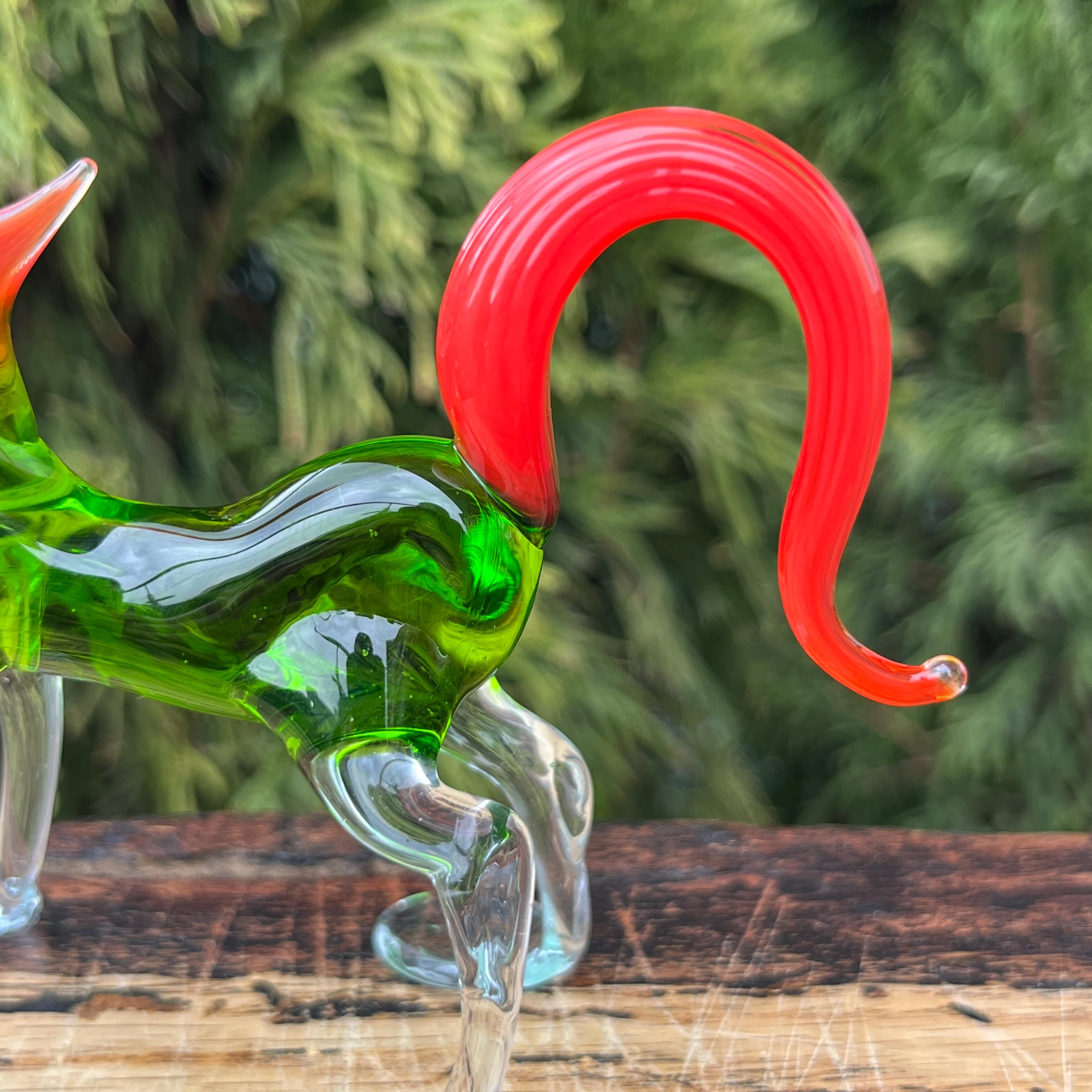 グリーンガラスの馬の置物 - ムラーノスタイルのコレクター向け動物