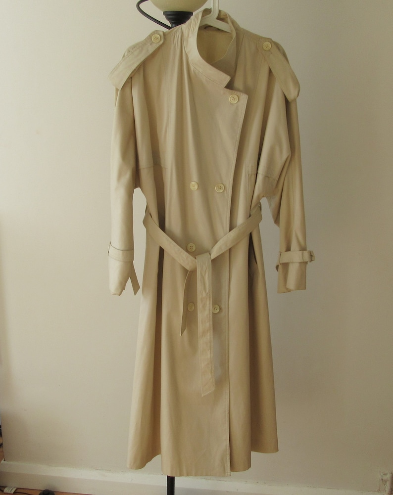 Vintage Rain Mac 1970 Lorraine Chase by Dannimac Retro Raincoat Vintage Women/'s Raincoat Vintage Women/'s Clothes Size 16