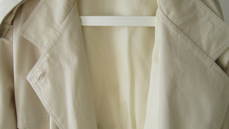 Vintage Rain Mac 1970 Lorraine Chase by Dannimac Retro Raincoat Vintage Women/'s Raincoat Vintage Women/'s Clothes Size 16