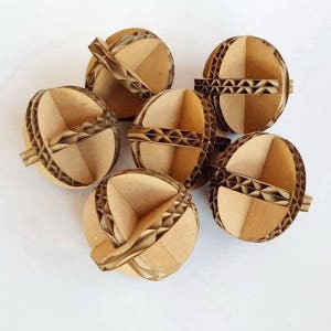Juego de seis bolas de cartón