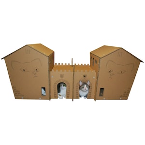Casa de gato de papelão com castelos gêmeos