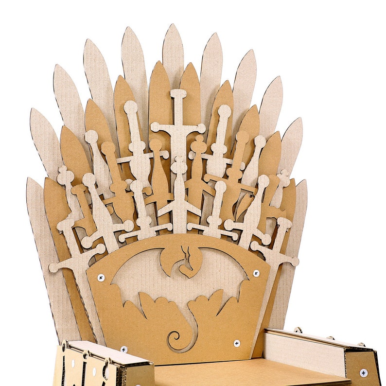 Iron Throne Cardboard Cat House zdjęcie 5