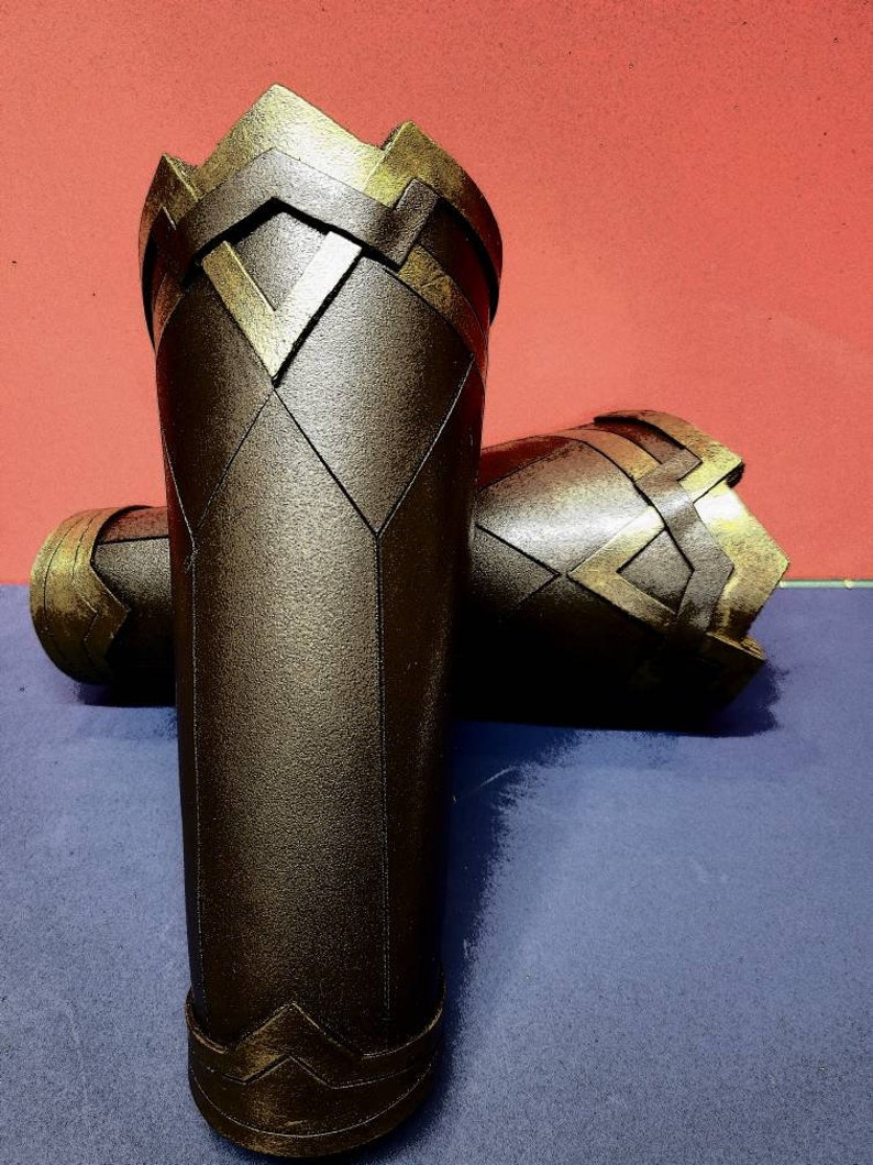 gauntlet Wonder Woman bracers