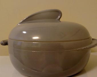 Art Deco Gray GlasBake Lidded Casserole with Shark Fin Lid