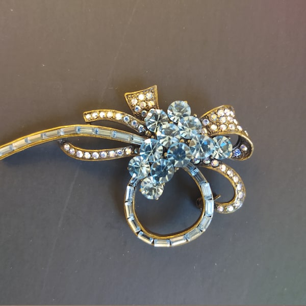 Aquamarine and Clear Rhinestone Bow Brooch Unsigned Pave stones