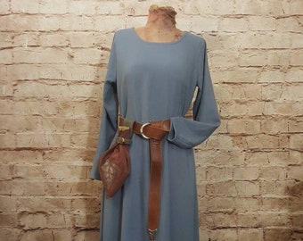 Kleid aus Leinen/Viskose blau, Unterkleid, Kleid Mittelalter taubenblau, Rollenspiel, Fantasy, Larp, Kleid SCA, Mittelalterkleid